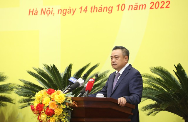 Chủ tịch Hà Nội: Đầu tư công viên, cây xanh để nhân dân hưởng lợi chức không phải &quot;bán vé, làm hàng rào&quot; - Ảnh 2.