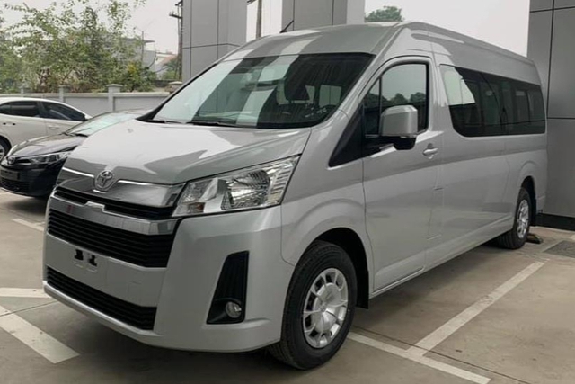 Cặp đôi minivan tiền tỷ của Toyota rút khỏi Việt Nam: Rộng sân cho Transit, Carnival - Ảnh 2.