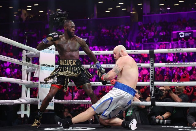 Deontay Wilder giành chiến thắng ấn tượng trong ngày tái xuất - Ảnh 1.