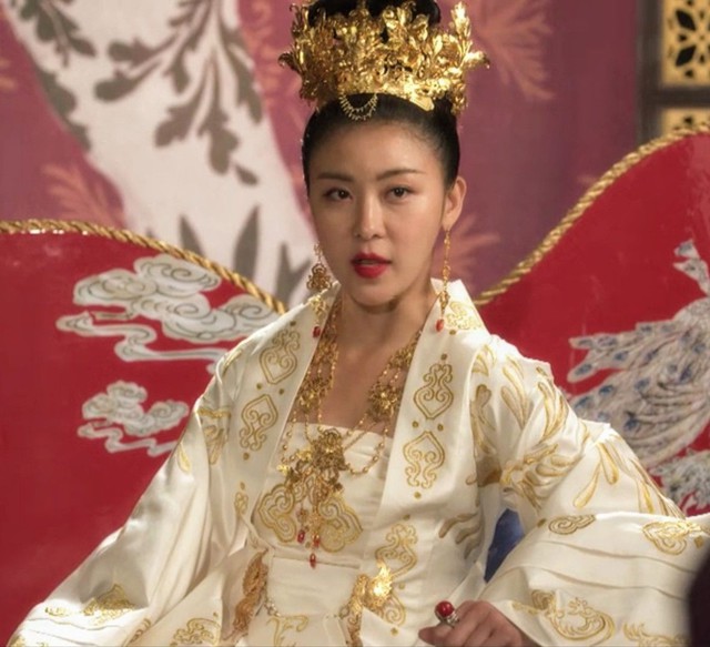 Mê mẩn váy áo ở loạt phim cổ trang Hàn nức tiếng: Bom tấn của Ha Ji Won bao năm vẫn đỉnh - Ảnh 17.