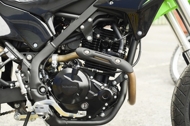 Ra mắt Kawasaki KLX230 tại Việt Nam, giá 151 triệu đồng - Ảnh 5.