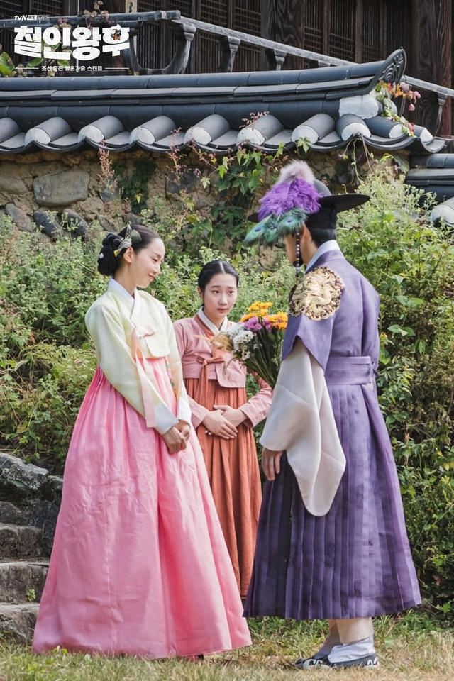 Mê mẩn váy áo ở loạt phim cổ trang Hàn nức tiếng: Bom tấn của Ha Ji Won bao năm vẫn đỉnh - Ảnh 7.