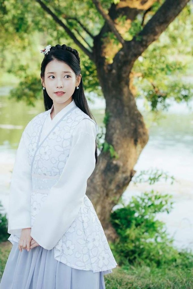 Mê mẩn váy áo ở loạt phim cổ trang Hàn nức tiếng: Bom tấn của Ha Ji Won bao năm vẫn đỉnh - Ảnh 2.