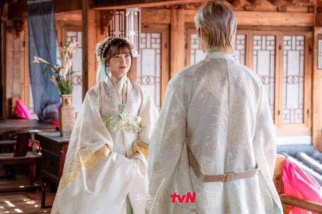 Mê mẩn váy áo ở loạt phim cổ trang Hàn nức tiếng: Bom tấn của Ha Ji Won bao năm vẫn đỉnh - Ảnh 12.