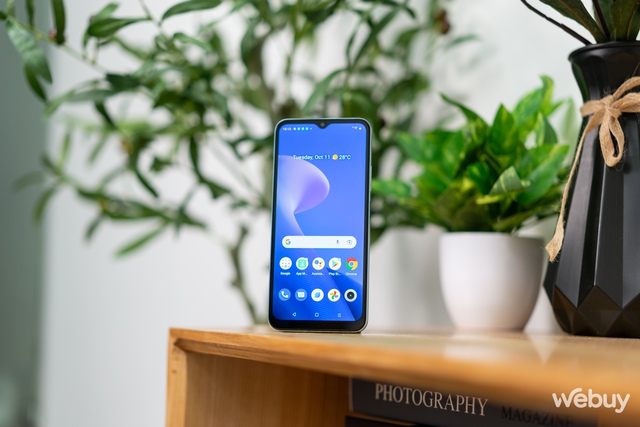 Đánh giá realme C33: Bóng bảy và bền bỉ - Ảnh 1.