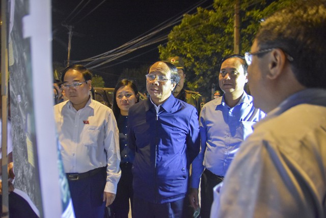 Phó Thủ tướng Lê Văn Thành kiểm tra công tác khắc phục mưa lũ tại Quảng Trị - Ảnh 1.