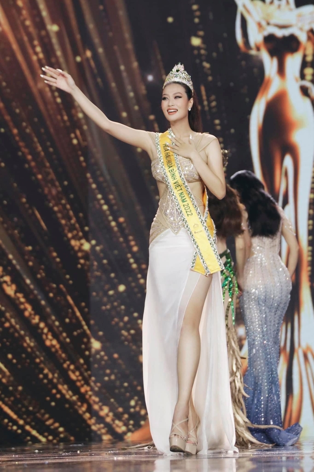 Tân hoa hậu Miss Grand Vietnam – Đoàn Thiên Ân: Ở trọ, mẹ mất, bố bệnh, vất vả mưu sinh - Ảnh 2.