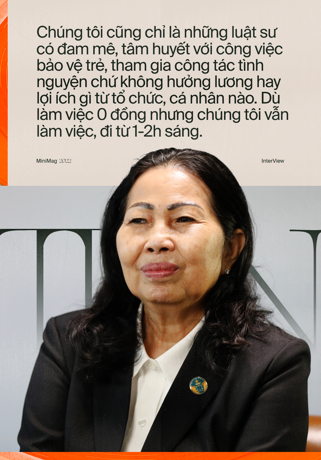 Nữ luật sư với biệt danh "lá chắn thép" bảo vệ trẻ em và phụ nữ yếu thế: Không ít lần tôi bị đe dọa, chỉ trích... - Ảnh 17. Nữ luật sư với biệt danh "lá chắn thép" bảo vệ trẻ em và phụ nữ yếu thế: Không ít lần tôi bị đe dọa, chỉ trích... - Ảnh 17.
