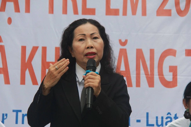 Nữ luật sư với biệt danh "lá chắn thép" bảo vệ trẻ em và phụ nữ yếu thế: Không ít lần tôi bị đe dọa, chỉ trích... - Ảnh 3. Nữ luật sư với biệt danh "lá chắn thép" bảo vệ trẻ em và phụ nữ yếu thế: Không ít lần tôi bị đe dọa, chỉ trích... - Ảnh 3.
