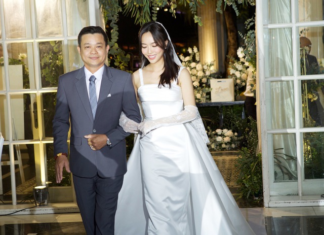 Đám cưới Diệu Nhi - Anh Tú tại Hà Nội: 2 gia đình diện đồ đôi vào lễ đường trong tiếng nhạc Tình Bạn Diệu Kỳ - Ảnh 5.