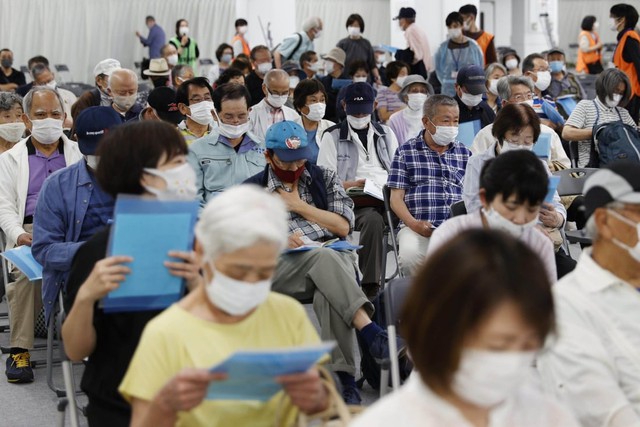 Nhật Bản thiếu hụt nhân viên y tế nghiêm trọng - Ảnh 1.