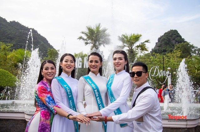 Tân Hoa hậu Biển đảo Việt Nam 2022 tặng quà cho bà con quê hương - Ảnh 1.