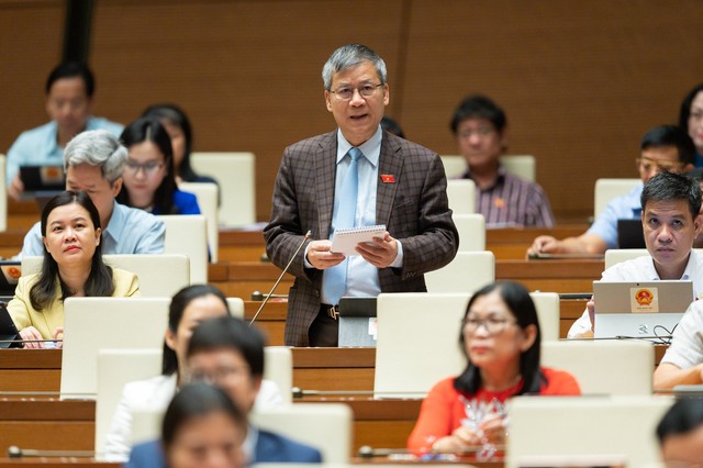 Đại biểu Quốc hội: &quot;Mức sống tối thiểu ngày nay không chỉ là ngày ba bữa cơm&quot;  - Ảnh 2.