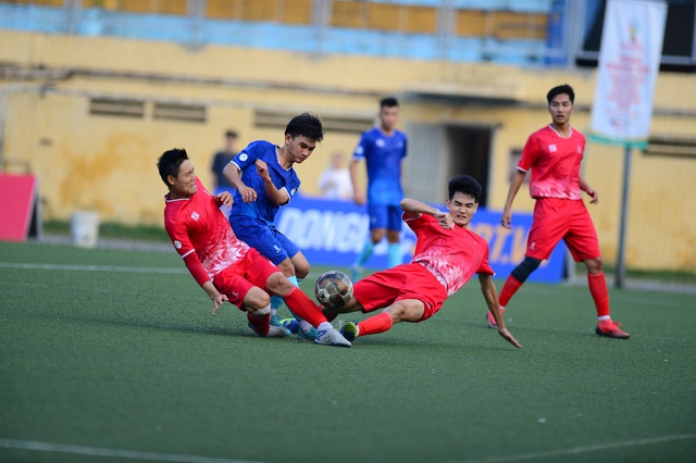 Ngày 3 VCK giải bóng đá sinh viên SV Champions League 2022: Bất ngờ liên tiếp nổ ra - Ảnh 2.