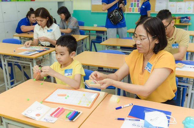 Ngó qua tiết học chuẩn Cambridge của trường Tiểu học Việt - Úc Hà Nội: Trẻ được dạy ra sao? - Ảnh 8.