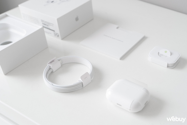 AirPods Pro 2022: Ngoại hình không đổi, nâng cấp mạnh về chống ồn và chất âm, mở bán trong tháng 11 - Ảnh 3.