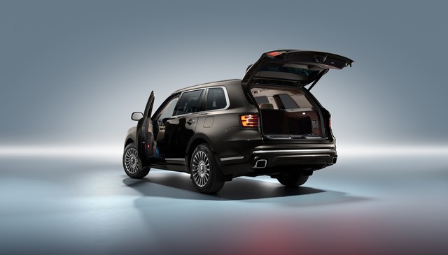 Sau xe Tổng thống, 'Rolls-Royce của nước Nga' tiếp tục tung SUV siêu sang giá nửa triệu USD - Ảnh 5.