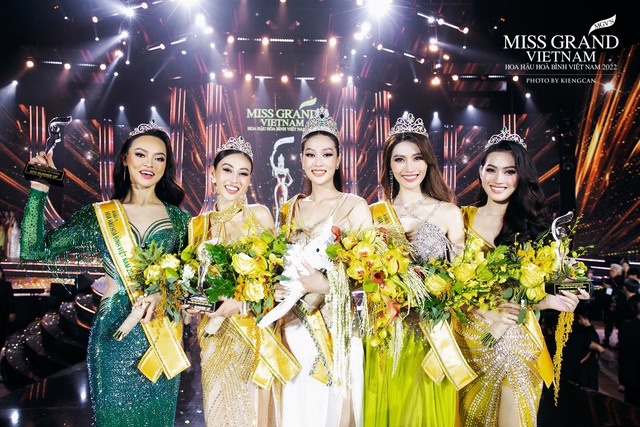 Miss Grand Vietnam lần đầu tổ chức: Điểm sáng bật lên giữa lúc bão hoà hay sự quá cố để lại sạn? - Ảnh 8.