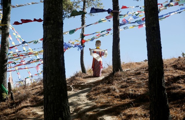 Bhutan có thực sự là “vương quốc hạnh phúc nhất thế giới”? Những hình ảnh thường nhật này có thể là câu trả lời  - Ảnh 3.