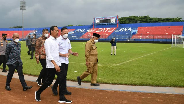 Thảm kịch Kanjuruhan: FIFA không phạt Indonesia sau cuộc điện đàm đặc biệt - Ảnh 1.