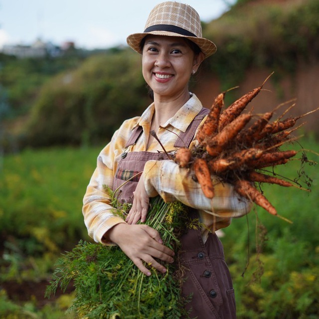 Từ &quot;bà hoàng phòng vé&quot; phải bán xôi nuôi con, cuộc sống ở tuổi 44 của diễn viên Kim Thư giờ ra sao? - Ảnh 9.