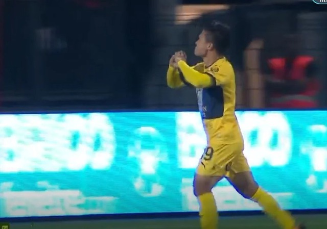 Vào sân từ ghế dự bị, Quang Hải ghi bàn lịch sử giải cứu Pau FC thoát trận thua bẽ mặt - Ảnh 2.