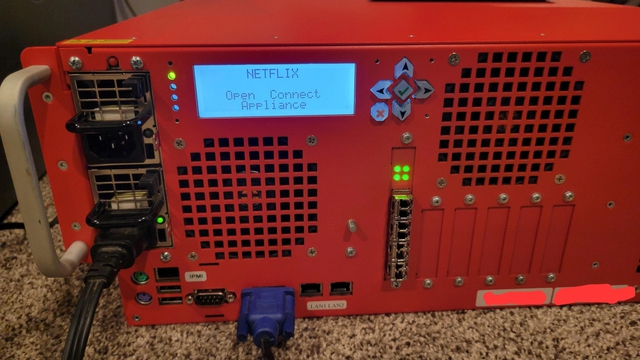 Người dùng Reddit may mắn có được một máy chủ Netflix: cấu hình phổ thông nhưng ổ cứng siêu khủng - Ảnh 1.