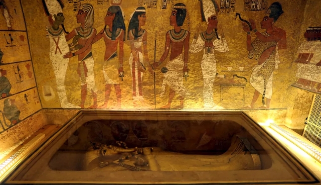 Bí ẩn đằng sau mặt nạ vàng: Pharaoh Tutankhamun trông thế nào? - Ảnh 4.