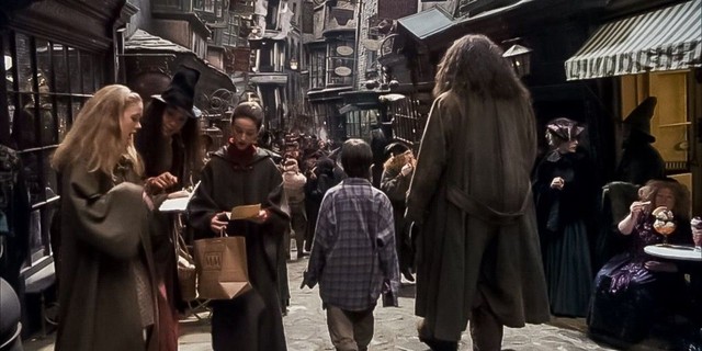 Loạt chi tiết phim Harry Potter làm hay hơn truyện: Sự hi sinh của nhiều nhân vật trở nên ý nghĩa gấp bội - Ảnh 4.