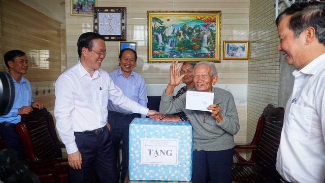 Thường trực Ban Bí thư Võ Văn Thưởng dự Ngày hội Đại đoàn kết toàn dân tộc tại Thừa Thiên Huế - Ảnh 3. Thường trực Ban Bí thư Võ Văn Thưởng dự Ngày hội Đại đoàn kết toàn dân tộc tại Thừa Thiên Huế - Ảnh 3.