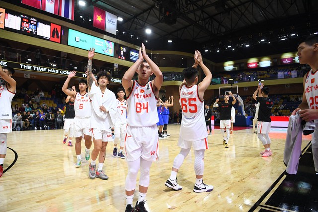 ĐT Việt Nam đại bại trước Thái Lan ở vòng sơ loại FIBA Asia Cup 2025  - Ảnh 1.