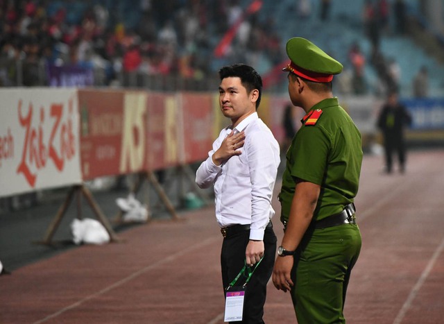 Cầu thủ Hà Nội FC hạnh phúc ngày vô địch V.League 2022 sớm 1 vòng đấu - Ảnh 7.
