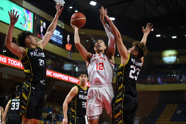 Đội tuyển bóng rổ Việt Nam dừng bước ở vòng sơ loại FIBA Asia Cup 2025 - Ảnh 1.