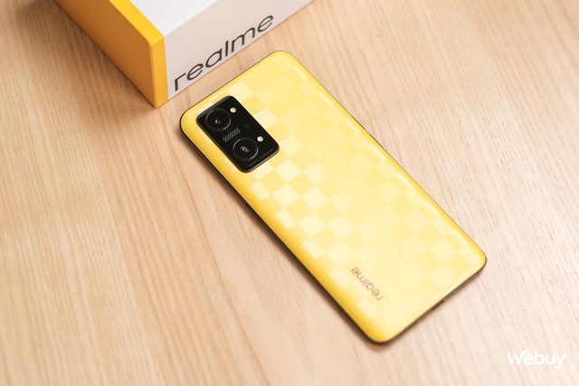 Điện thoại realme giá chỉ hơn 5 triệu nhưng có chip Snapdragon 870, màn hình OLED 120Hz, sạc nhanh 80W - Ảnh 3.