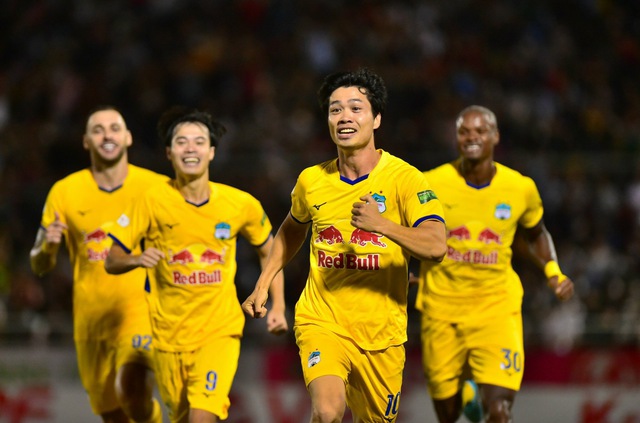 BLV Quang Huy: Quang Hải về đá AFF Cup nhưng Văn Quyết vẫn sẽ là quân bài tẩy của thầy Park - Ảnh 3.