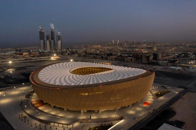 Sáng kiến làm mát sân vận động của World Cup 2022: Qatar đi đầu, vượt trở ngại khí hậu nóng - Ảnh 1.