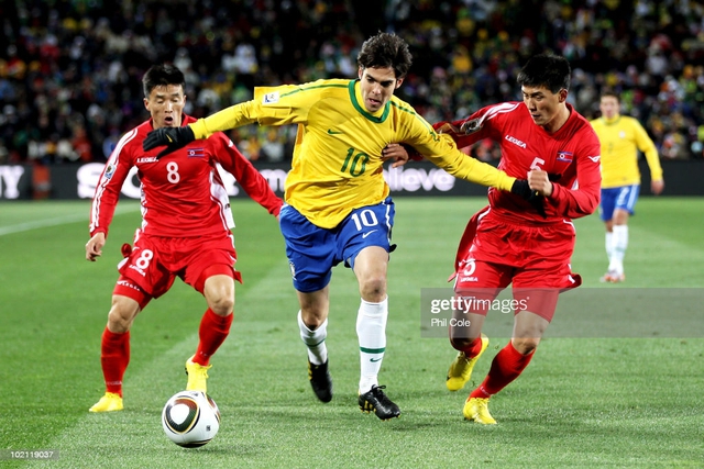 Dấu ấn châu Á ở World Cup: Nằm ngoài top 100 FIFA, đội tuyển Triều Tiên đã khiến Brazil vất vả ra sao trên đất Nam Phi? - Ảnh 3.