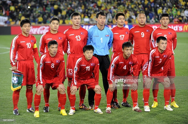 Dấu ấn châu Á ở World Cup: Nằm ngoài top 100 FIFA, đội tuyển Triều Tiên đã khiến Brazil vất vả ra sao trên đất Nam Phi? - Ảnh 1.