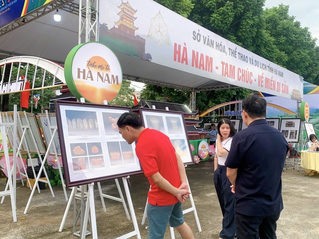 Không gian triển lãm di sản văn hóa đặc sắc tại Festival Ninh Bình - Ảnh 4.