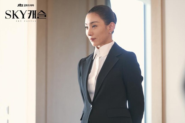 6 nữ giáo viên ấn tượng nhất màn ảnh Hàn: Hwang Jung Eum hài hước không ai bằng  - Ảnh 1.