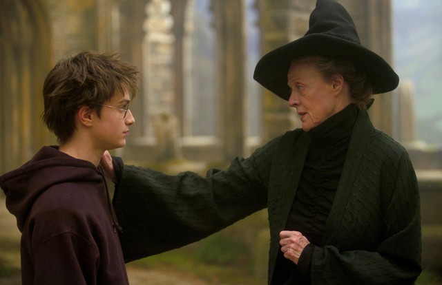 Loạt chi tiết khó chấp nhận ở Harry Potter phần mới nhất: Hình tượng nam chính khác lạ hoàn toàn - Ảnh 2.