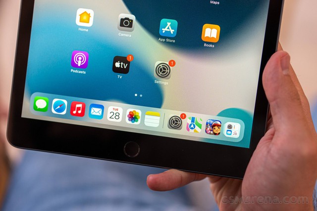 Thiết kế "cục mịch", iPad 2021 vẫn là thiết bị đáng giá nhất hiện nay - Ảnh 1. Thiết kế "cục mịch", iPad 2021 vẫn là thiết bị đáng giá nhất hiện nay - Ảnh 1.