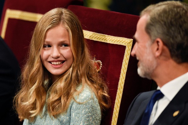 Nàng công chúa được mệnh danh đẹp nhất châu Âu, 17 tuổi đã thể hiện khí chất của nữ hoàng tương lai - Ảnh 8.
