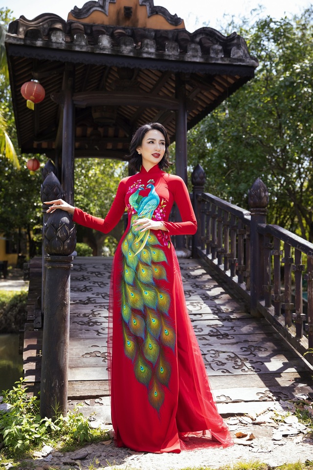 Ngọc Diễm duyên dáng trong tà áo dài của NTK Minh Châu sau khi kết thúc nhiệm kỳ hoa hậu - Ảnh 1.
