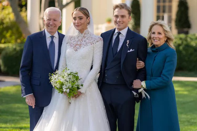 Đám cưới Nhà Trắng đầu tiên sau nhiều năm: Cháu gái Tổng thống Biden xinh đẹp trong hôn lễ riêng tư  - Ảnh 1.
