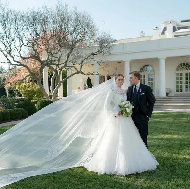 Đám cưới Nhà Trắng đầu tiên sau nhiều năm: Cháu gái Tổng thống Biden xinh đẹp trong hôn lễ riêng tư  - Ảnh 3.