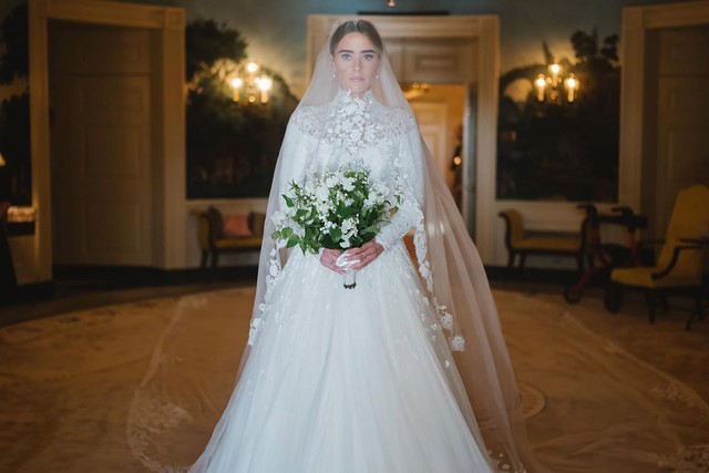Đám cưới Nhà Trắng đầu tiên sau nhiều năm: Cháu gái Tổng thống Biden xinh đẹp trong hôn lễ riêng tư  - Ảnh 5.