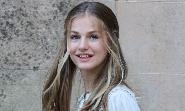 Nàng công chúa được mệnh danh đẹp nhất châu Âu, 17 tuổi đã thể hiện khí chất của nữ hoàng tương lai - Ảnh 1.