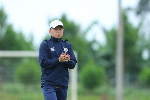 HLV Hà Nội FC: Về chuyên môn, Văn Quyết xuất sắc nhất V.League một thập kỷ qua - Ảnh 3.