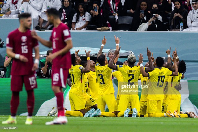 HLV Nguyễn Thành Vinh: &quot;Sau thảm bại, Qatar và Iran sẽ tạo bất ngờ đấy&quot; - Ảnh 1.